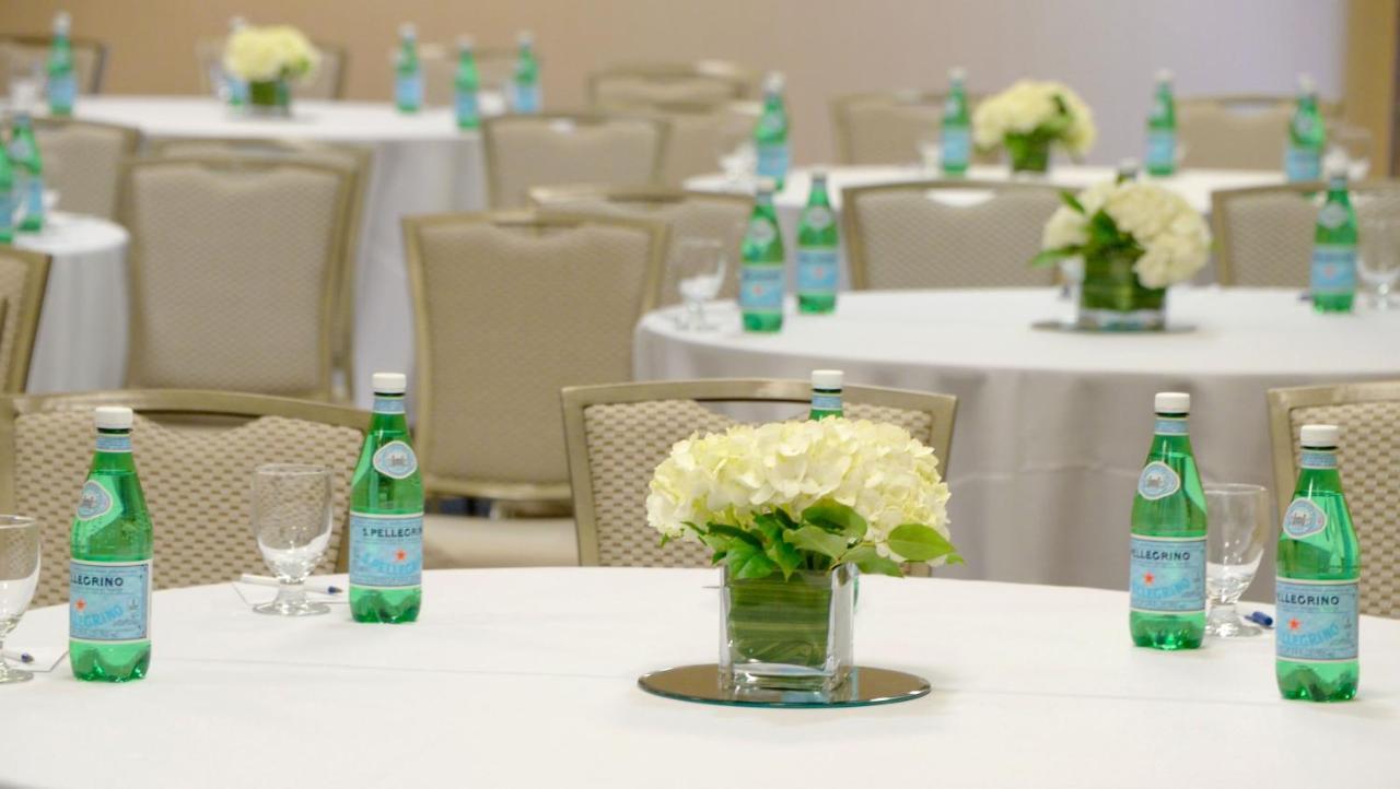 Illinois Beach Resort & Conf. Center; Best Western Premier Collection Zion 외부 사진